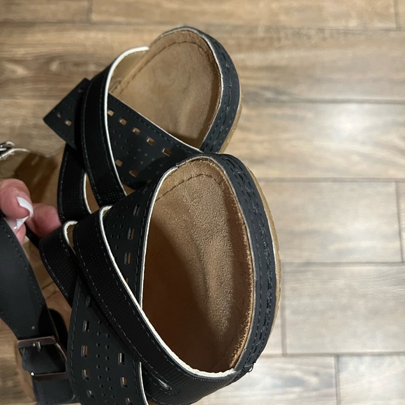 NWOT FLEXUS by Spring Step black open toe comfort wedge sandals - Picture 5 of 11
